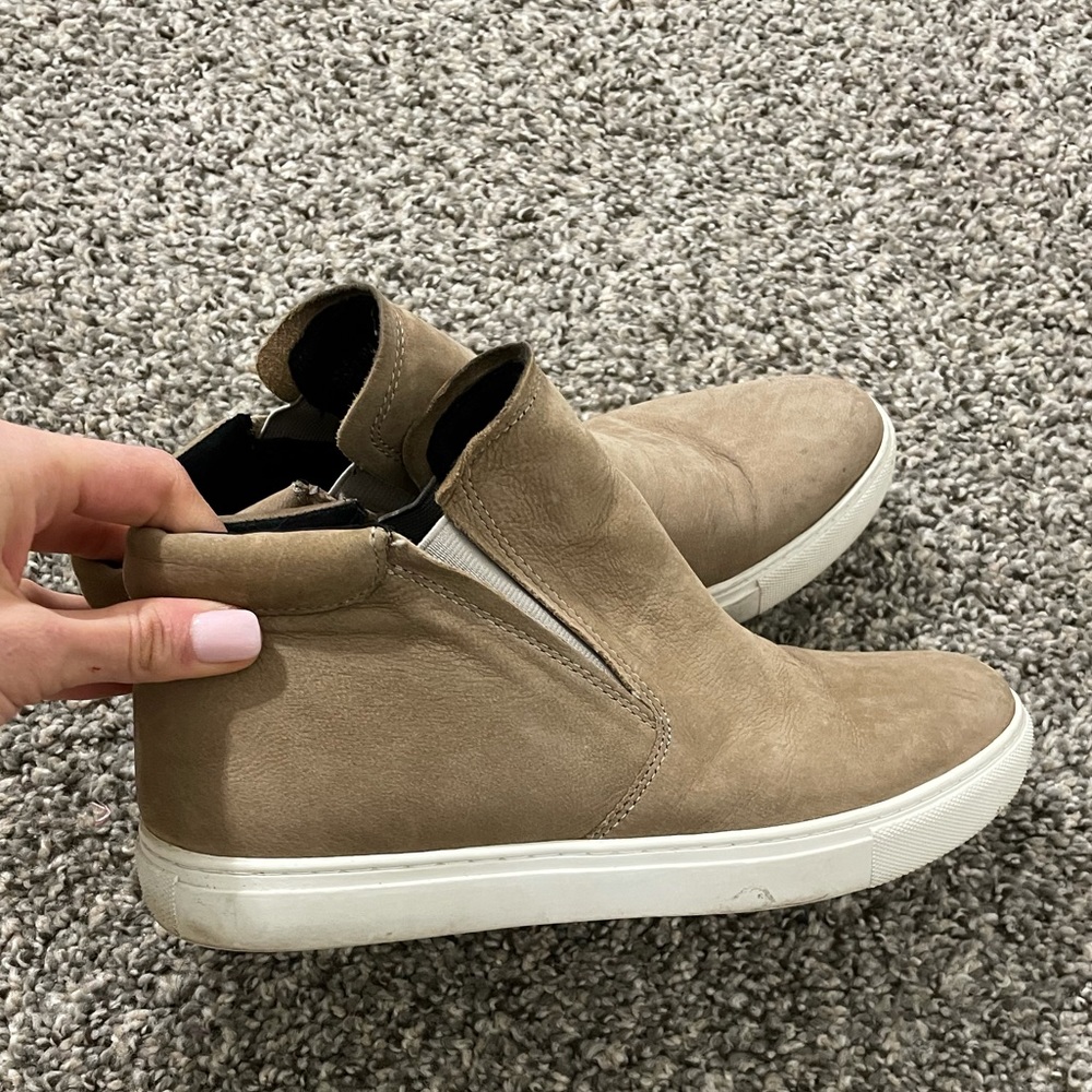 Kenneth Cole slip on sneakers